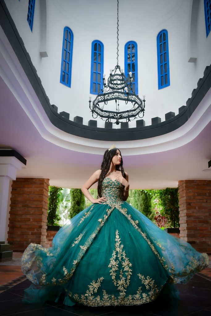 fotografía quince años sesión fotos 15 Medellín fotógrafo de quinceañeras Antioquia estudio para quinceañeras quinceaños fotos de quince